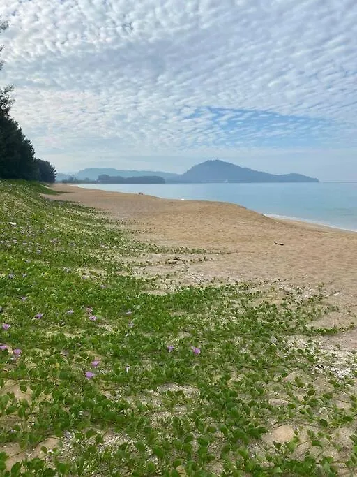 Апартаменты Modern Mbc Condo Near The Beach Ban Bo Sai Klang